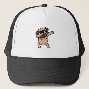 Gute Laune Mops mit Sonnenbrille Entblühen Truckerkappe