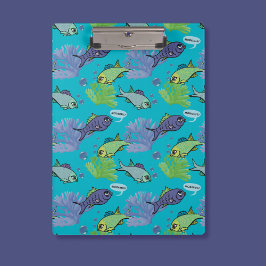 Gute Morgenröte beim Schwimmen von Fischkorallenri Klemmbrett