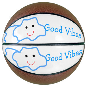 Gute Schwingungen blaue lächelnde Wolken-Emoji-Kin Basketball