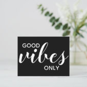 Gute Vibes nur positive Affirmation Black Postkarte (Stehend Vorderseite)
