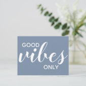 Gute Vibes nur positive Affirmation Blue Postkarte (Stehend Vorderseite)