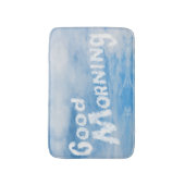 Gutenmorgen geschrieben in Wolken Badematte (Vorderseite Vertikal)