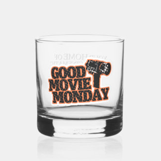 Guter Film Montag Whiskey Glas mit Slogan