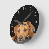 Guter Hund Runde Wanduhr (Winkel)