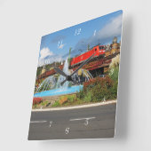 Güterzug in Linz am Rhein Quadratische Wanduhr (Winkel)