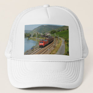 Güterzug in Lorch am Rhein Truckerkappe