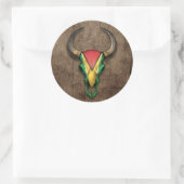 Guyana Flag Bull Skull über den Holzeffekt Runder Aufkleber (Tasche)