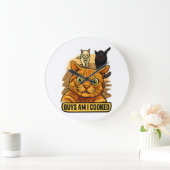 Guys Am I Cooked? Funny Cat Meme Panic Reaction Große Wanduhr (Zuhause)
