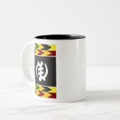 Gye Nyame Adinkra Tasse mit farbenfroher Kente Acc (Vorderseite Links)