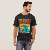 Gym Dad Doin' Dadlifts Daily Men Fathers Day Funny T-Shirt (Vorne ganz)