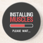 Gym Workout Fitness Body Builder Installation Musc Getränkeuntersetzer<br><div class="desc">Muskelinstallation. Das Design ist fein, schnörkellos und leise für alle, die im Fitnessraum trainieren, Laufband laufen, trainieren und trainieren. Diese Fitness Fitnessstudio Motivation Ware ist großartig zu tragen, wenn es Squats, Heft, Gebäude Muskel. Ideal für Bodybuilder, Gymnastiktrainer und Fitness-Instruktor. Große Weihnachtsgeschenke und Geburtstagsgeschenk für jemanden, der Spaß, Witze, Pun und...</div>
