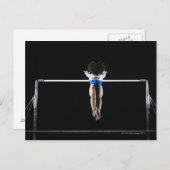 Gymnast (9-10), der nach ungleichen Bars sucht Postkarte (Vorne/Hinten)