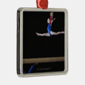 Gymnast (9-10) springend auf Schwebebalken 2 Ornament Aus Metall (Rechts)