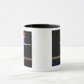 Gymnast (9-10) springend auf Schwebebalken 2 Tasse (Zentrum)