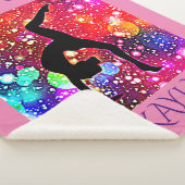 GYMNASTICS SHERPA MEDIUM BLANKET MIT NAME. SHERPADECKE (3/4)