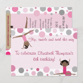 Gymnastik-Party-dunkles Haar-Mädchen im Rosa und Einladung