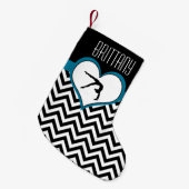 Gymnastik-Zickzack Herz mit Monogramm im Schwarzen Kleiner Weihnachtsstrumpf (Vorderansicht (hängend))