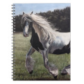 Gypsy vanner pinto horse running in field notizblock (Vorderseite)