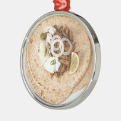 Gyros pita mit Tzatziki coleslaw olives und feta Ornament Aus Metall (Links)