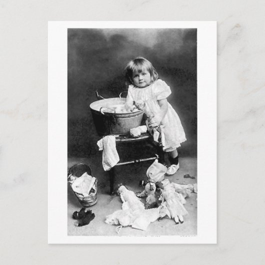 h304 Edwardian Girl with Dolls Clothes Postkarte (Vorderseite)