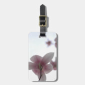 H.A.S. Kunst-Gepäckanhänger, Bilddetail, Magnolie Gepäckanhänger (Vorderseite vertikal)