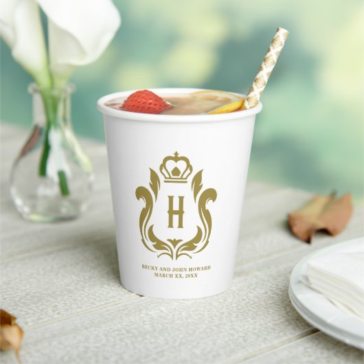 H Mit Monogramm Gold Wappen Paper Cup Pappbecher (In Situ)
