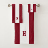 H Monogram auf Crimson & White Strip Badhandtuch Set (Insitu)