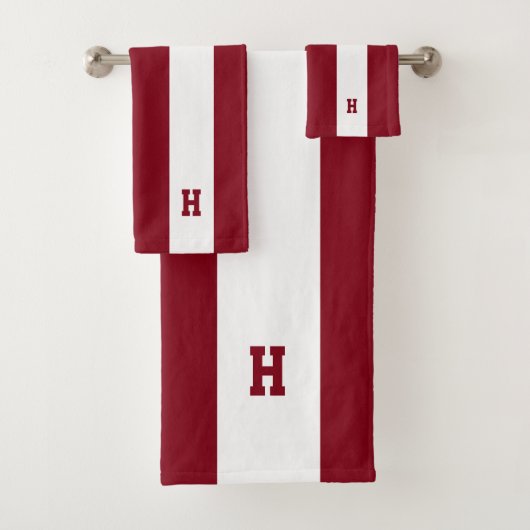 H Monogram auf Crimson & White Strip Badhandtuch Set (Insitu)