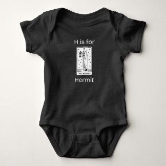 H steht für die Einsiedler-Tarotkarte Baby Strampler