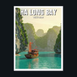 Ha Long Bay Vietnam Travel Postkarte<br><div class="desc">Long Bay, im Norden Vietnams gelegen, ist eines der atemberaubendsten Naturwunder des Landes. Die Bucht ist als UNESCO-Weltkulturerbe anerkannt und berühmt für ihre smaragdgrünen Gewässer und tausende Kalksteininseln, die sich dramatisch vom Meer erheben. Diese Karstformationen, geformt durch Millionen Jahre Erosion, schaffen eine surreale und andere Welten-Landschaft. Viele der Inseln sind...</div>