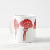 Haariroter Pilz. Holz fliegt agarisch. Amanita Kaffeetasse (Vorderseite Links)