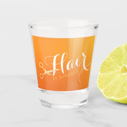 Haarstylistin Makeup Salon Chic Orange Gold Schere Schnapsglas (Vorderseite)