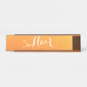 Haarstylistin Makeup Salon Chic Orange Gold Schere Schreibtischnamensplakette (Vorderseite )