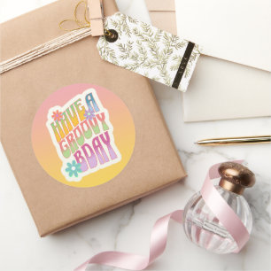 Hab Geburtstag mit einem tollen Groovy-Gefühl Re Runder Aufkleber