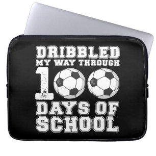 Habe mich auf 100 Tage Schul-Fußball hingetüftelt Laptopschutzhülle