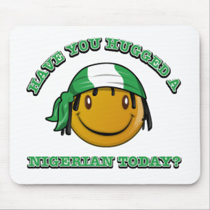 Haben Sie ein nigerisches heute umarmt? Mousepad