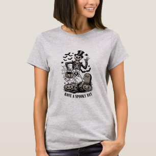 Habt einen gruseligen Tag Halloween Hexe Skelett T-Shirt