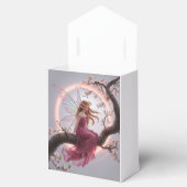 Hada mágica entre flores de cerezo – Ilustración d Geschenkschachtel (Geöffnet)