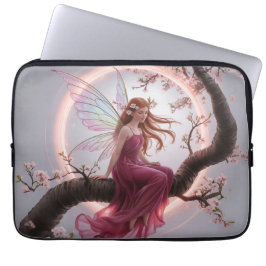 Hada mágica entre flores de cerezo – Ilustración d Laptopschutzhülle