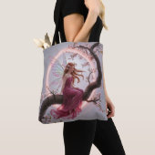 Hada mágica entre flores de cerezo – Ilustración d Tasche (Von Nahem)