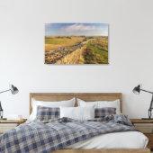 Hadrian's Wall Stretched Canvas Print Leinwanddruck (Insitu (Schlafzimmer))