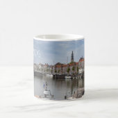 Hafen im Frühjahr, Middelburg, Niederlande Kaffeetasse (Mittel)