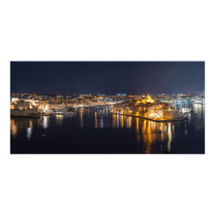 Hafen in Malta nachts beleuchtet Fotodruck