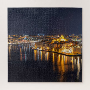 Hafen in Malta nachts beleuchtet Puzzle