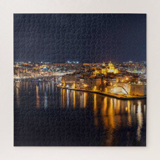 Hafen in Malta nachts beleuchtet Puzzle (Vertikal)