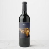 Hafen in Malta nachts beleuchtet Weinetikett (Vorderseite)