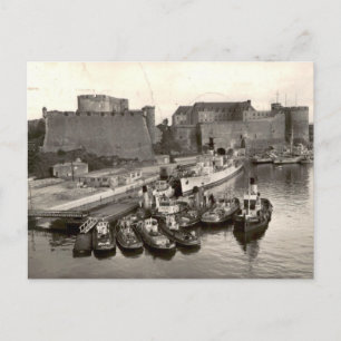 Hafen von Brest mit alten Schleppern Postkarte