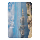 Hafen von Sliema und Wolkenkratzer in Malta Badematte (Vorderseite Vertikal)