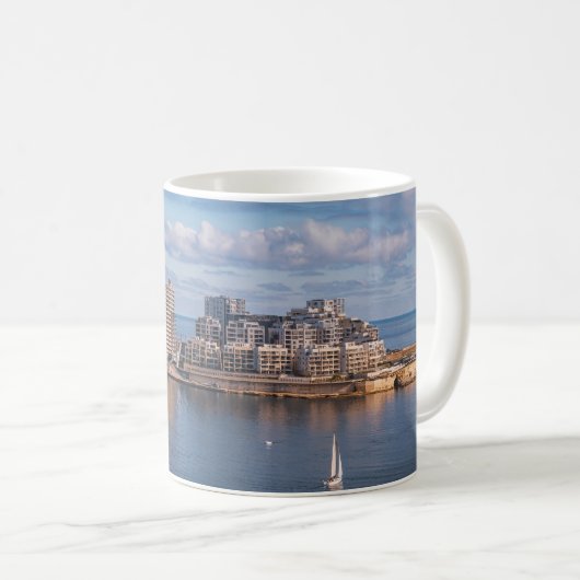 Hafen von Sliema und Wolkenkratzer in Malta Kaffeetasse (VorderseiteRechts)