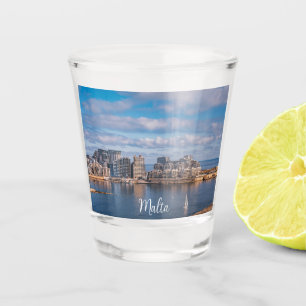 Hafen von Sliema und Wolkenkratzer in Malta Schnapsglas